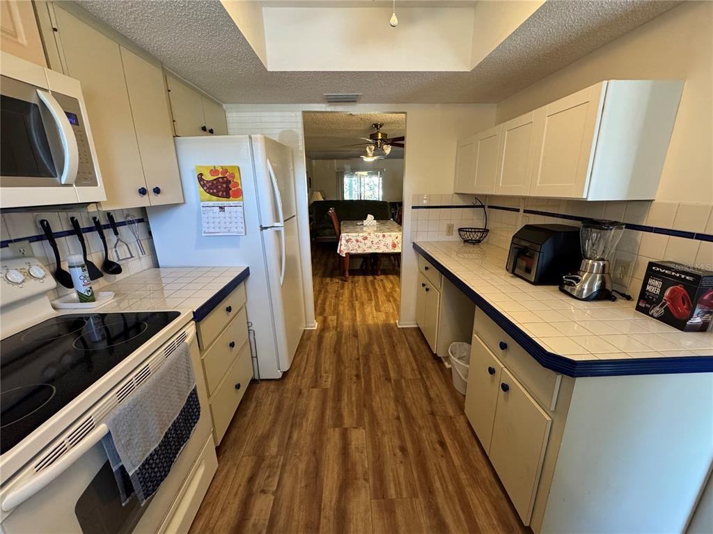 3122 Lake Bayshore Dr #3122-218 - Photo 6 of 17