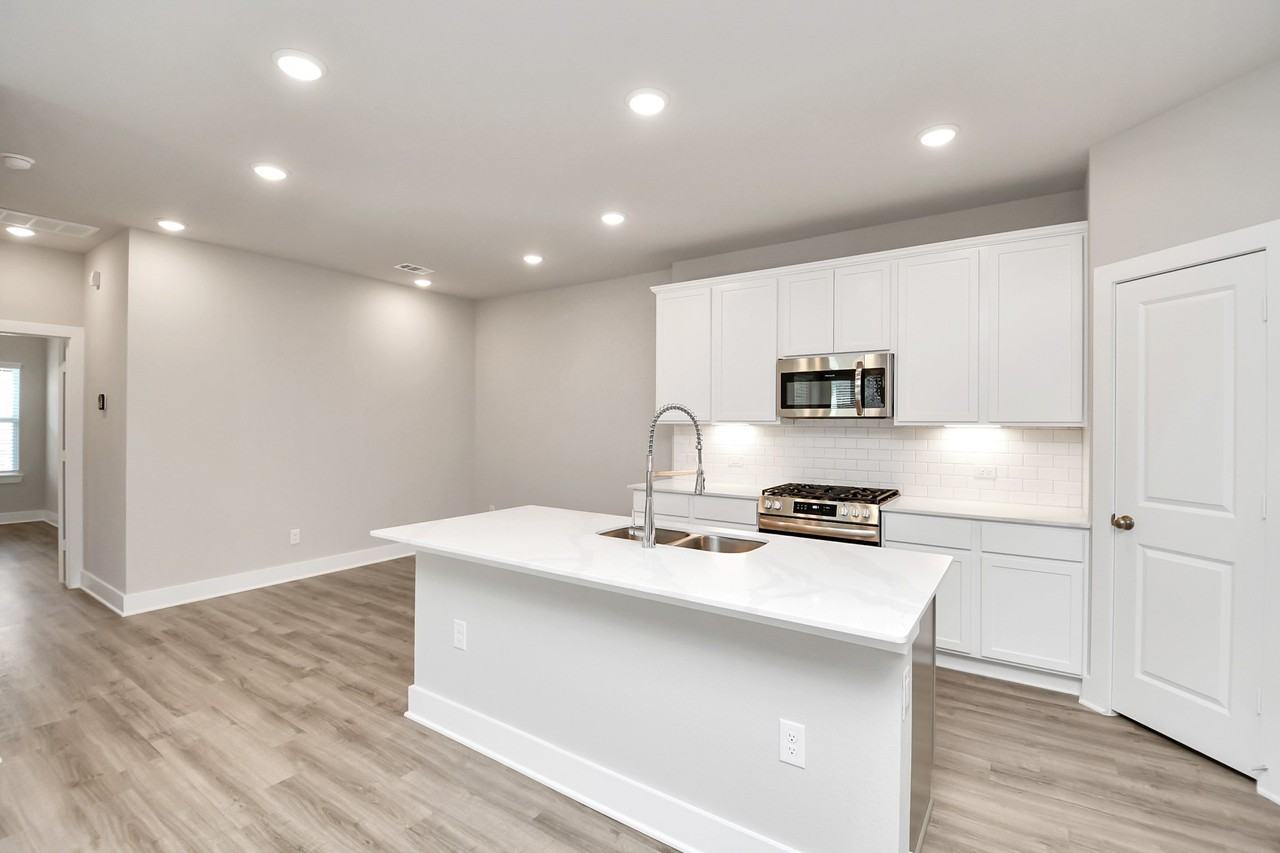 21034 Shore Oak Dr #21034A - Photo 5 of 22