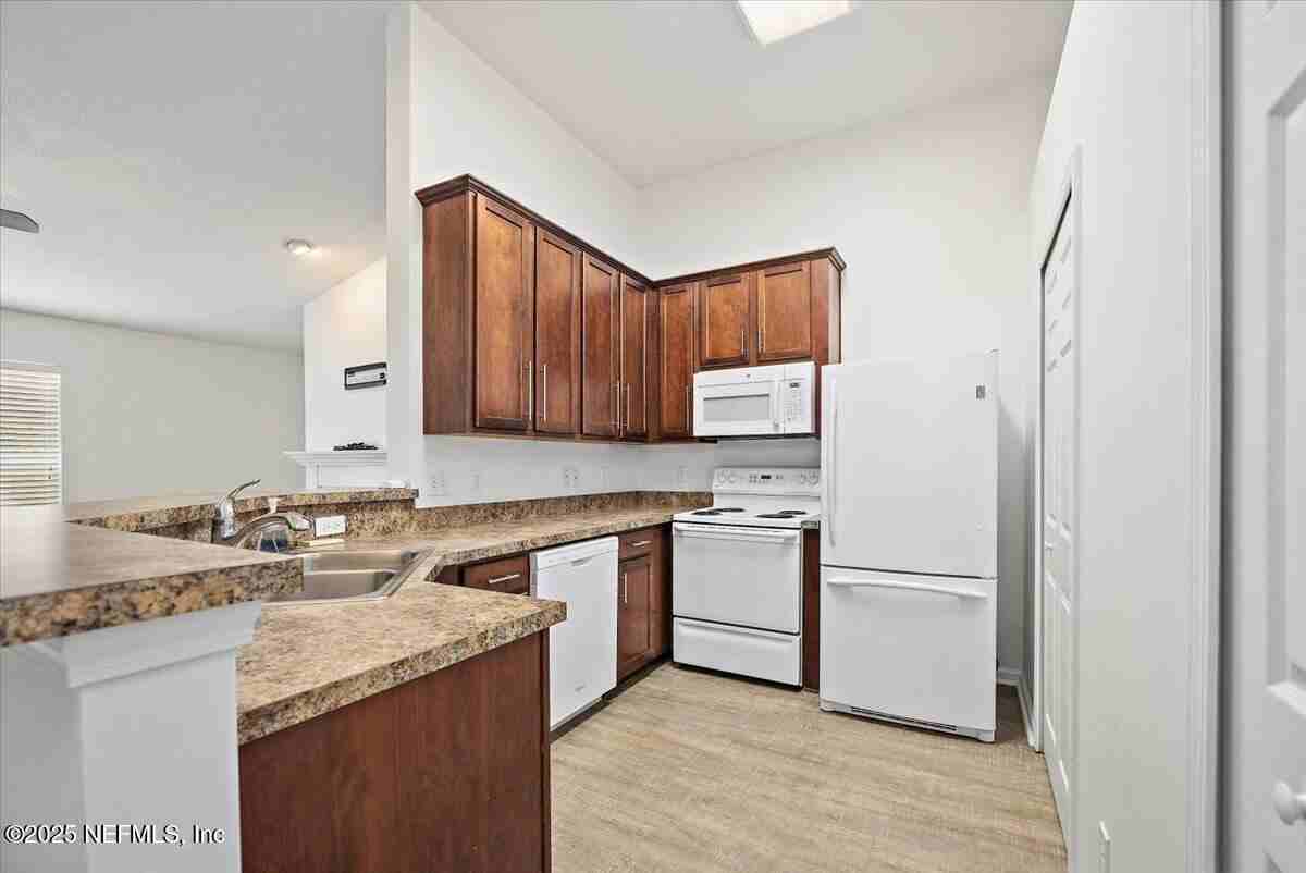 57 Jardin De Mer Place #57-57 - Photo 3 of 12