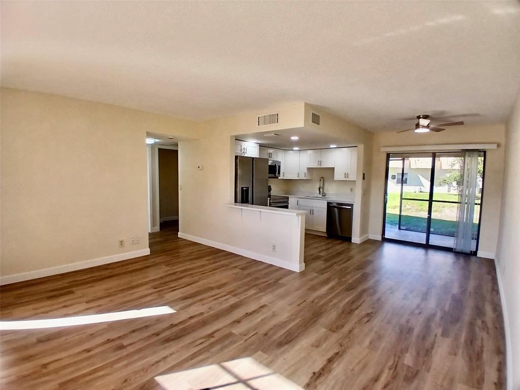 4131 Oak Terrace Drive #4131-4131 - Photo 3 of 34