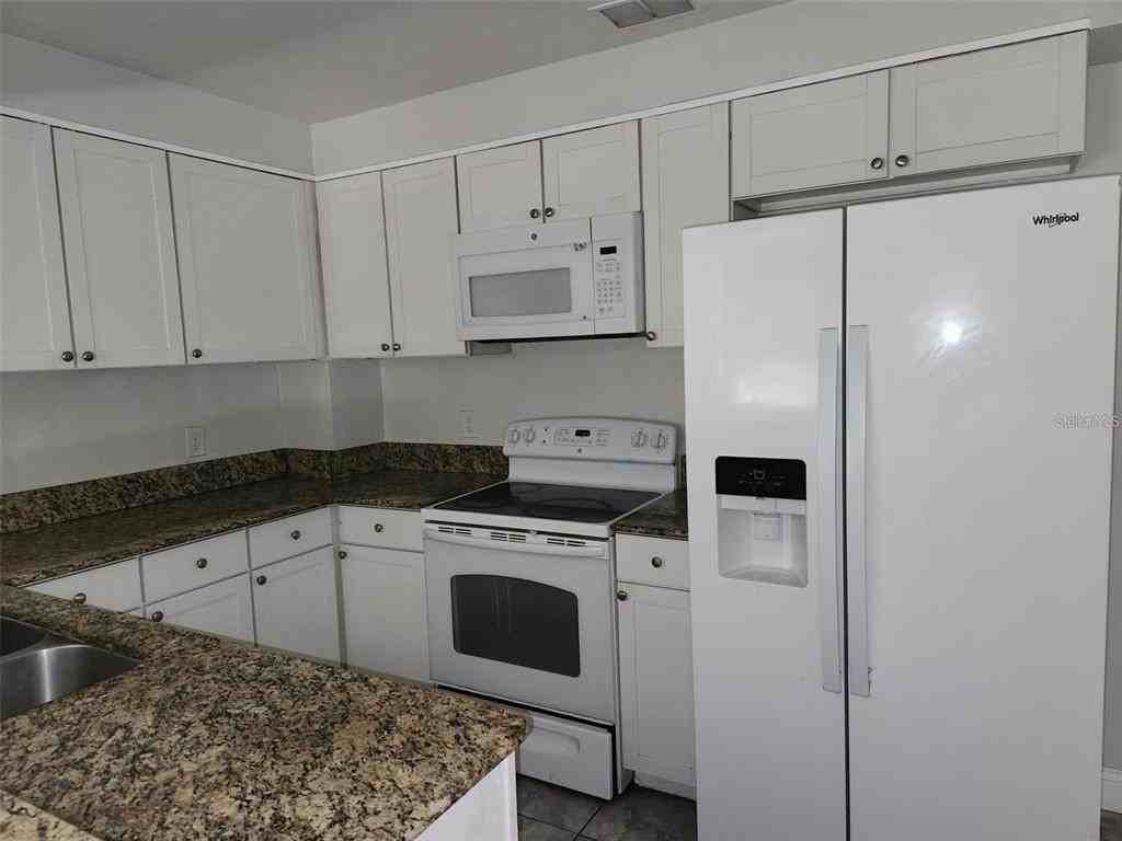 843 Wessex Pl #843 - Photo 3 of 20