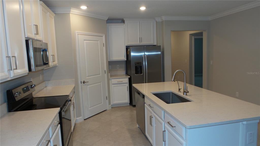 16715 Shell Bay Dr #16715 - Photo 2 of 19