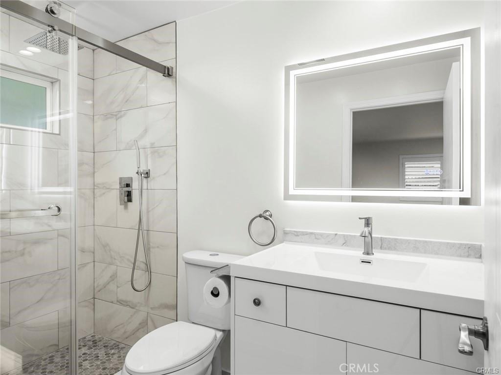 18841 Collins St #18841 - Photo 7 of 24