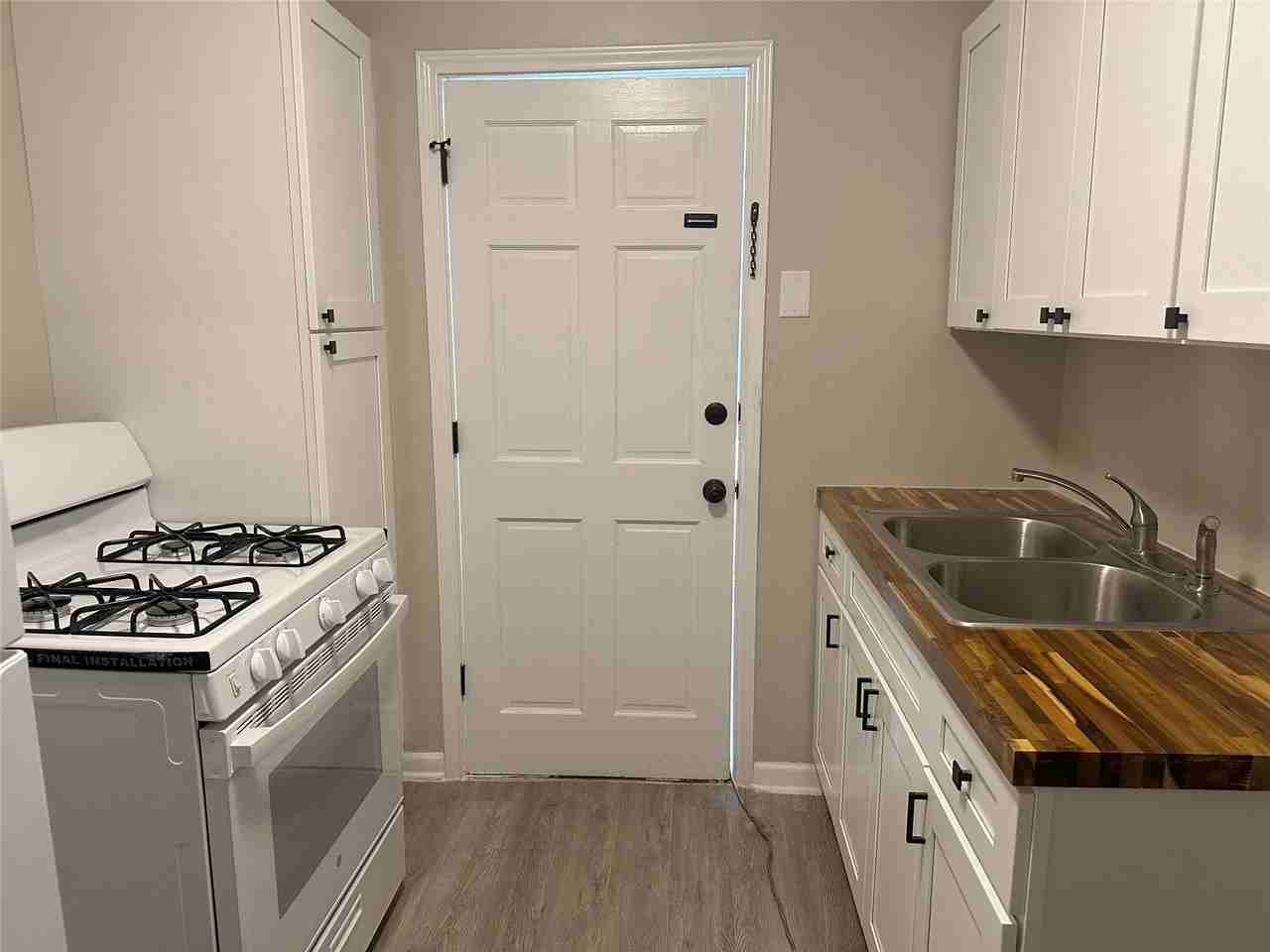 515 Margil Street #515 - Photo 3 of 9