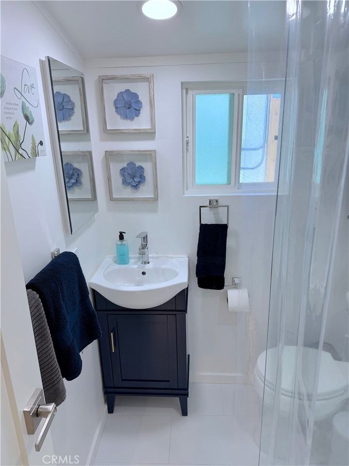 726 1/2 Esplanade #726 - Photo 3 of 26