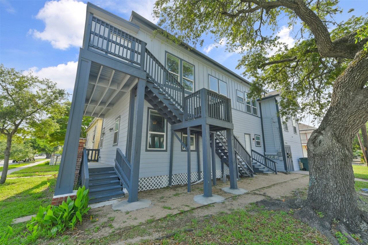 1219 33rd Street #1219-4 - Photo 2 of 18