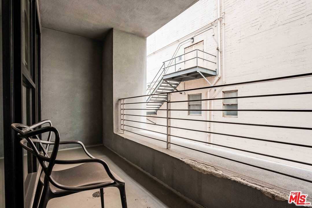 932 S Hill St #932-405 - Photo 4 of 18