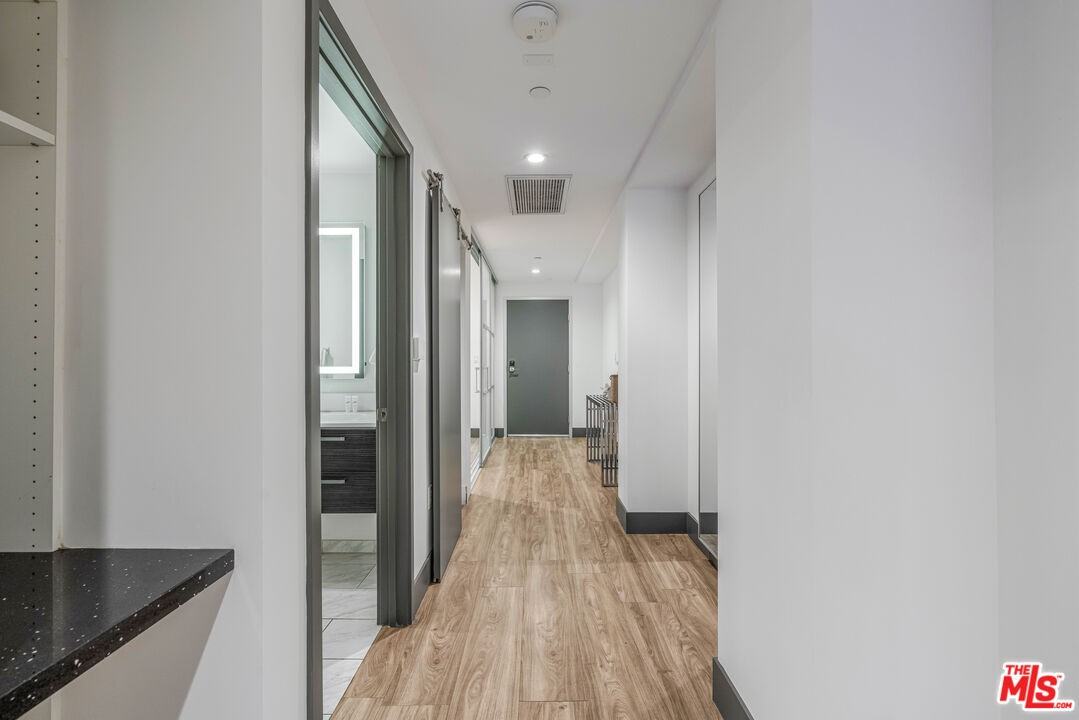 932 S Hill St #932-405 - Photo 5 of 18