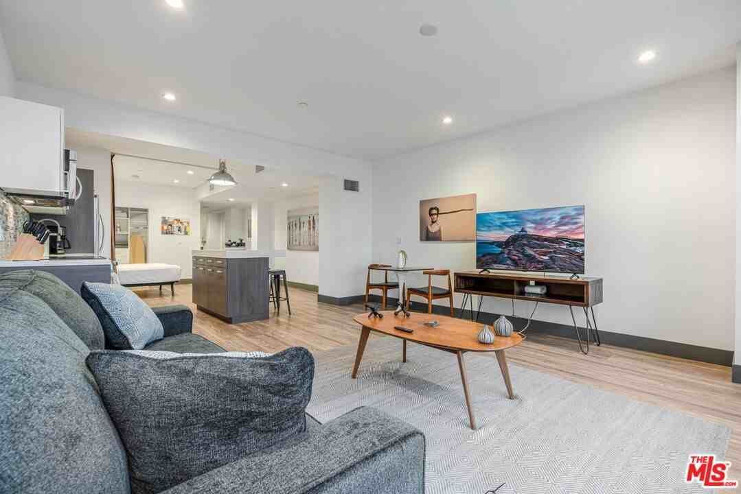 932 S Hill St #932-405 - Photo 7 of 18