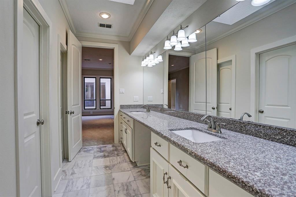 15747 Tanya Cir #15747 - Photo 3 of 21