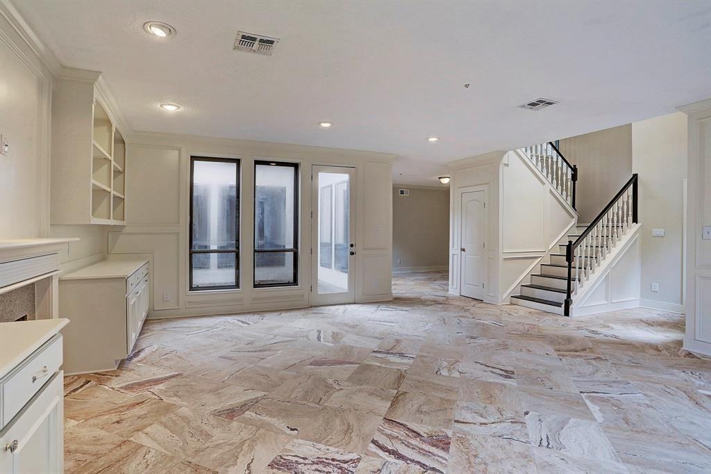 15747 Tanya Cir #15747 - Photo 4 of 21