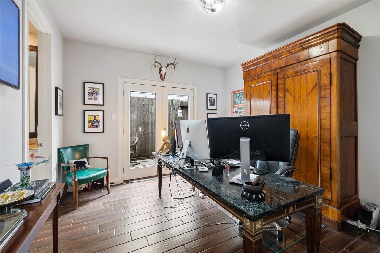 2712 Sherwin Street #2712 - Photo 3 of 18