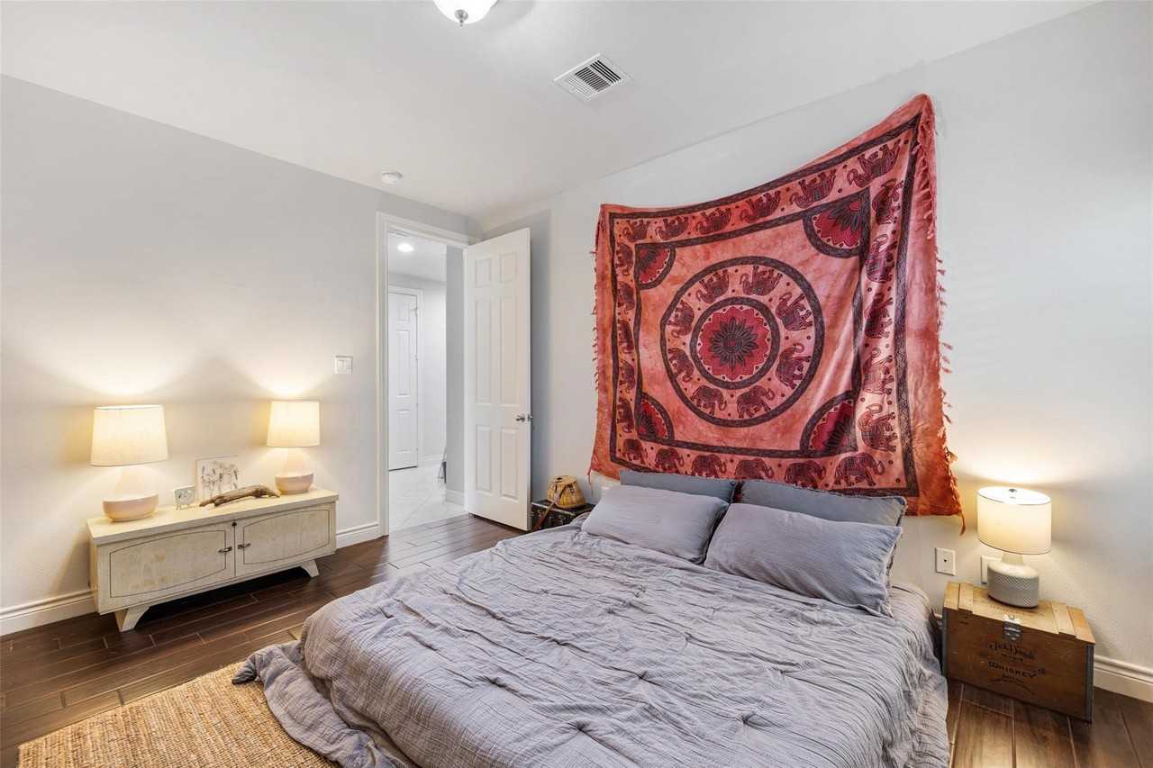 2712 Sherwin Street #2712 - Photo 4 of 18