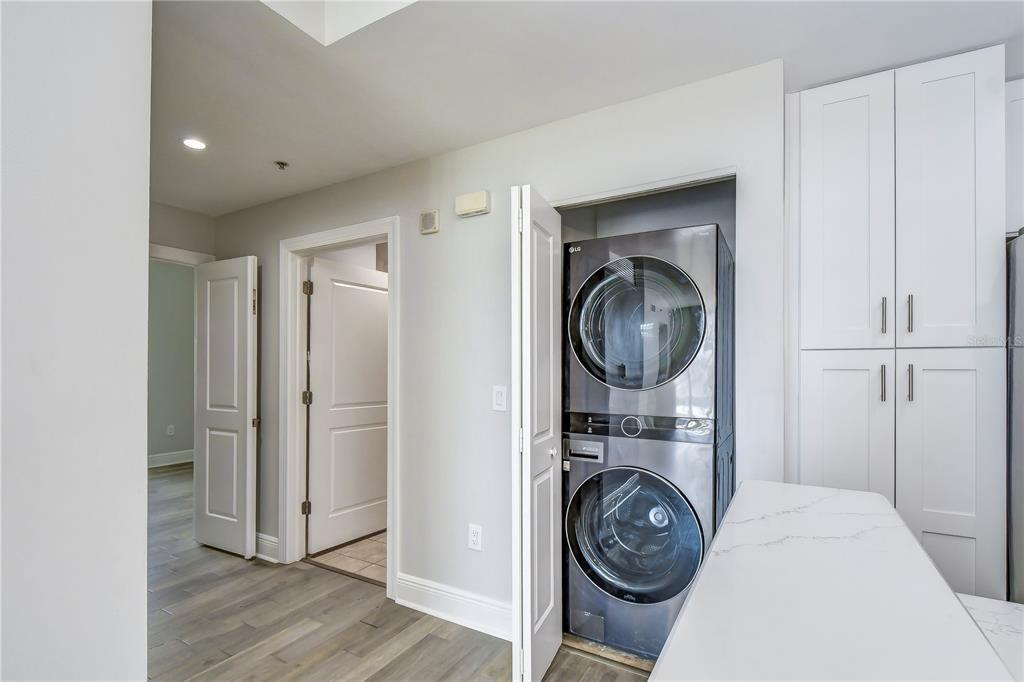 1238 East Kennedy Boulevard #1238-701 - Photo 4 of 37