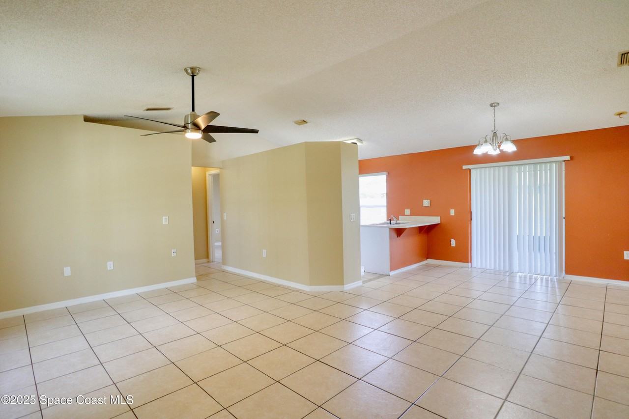 793 Yukon St Ne #793 - Photo 6 of 16