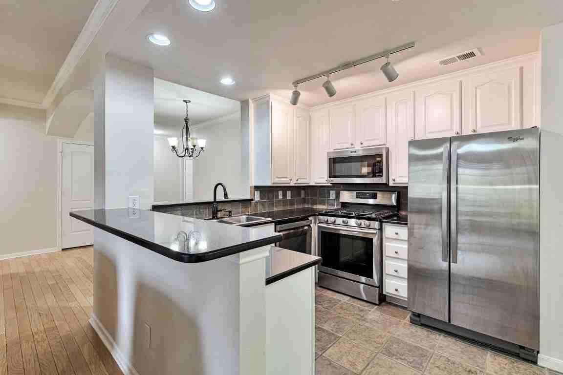 9525 N Capital Of Texas Hwy #9525-124 - Photo 7 of 40