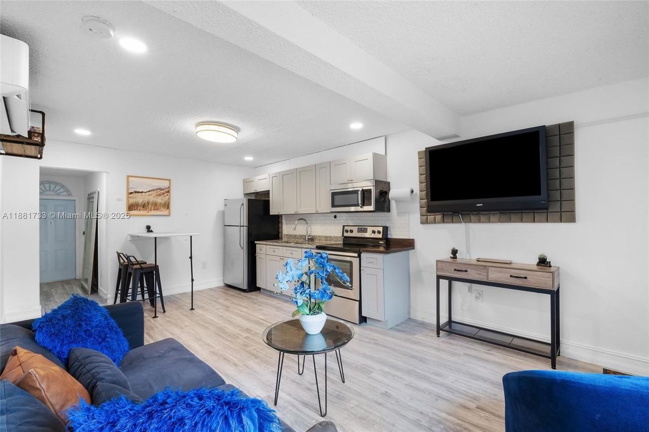 1850 Nw 92nd St #1850A - Photo 2 of 21