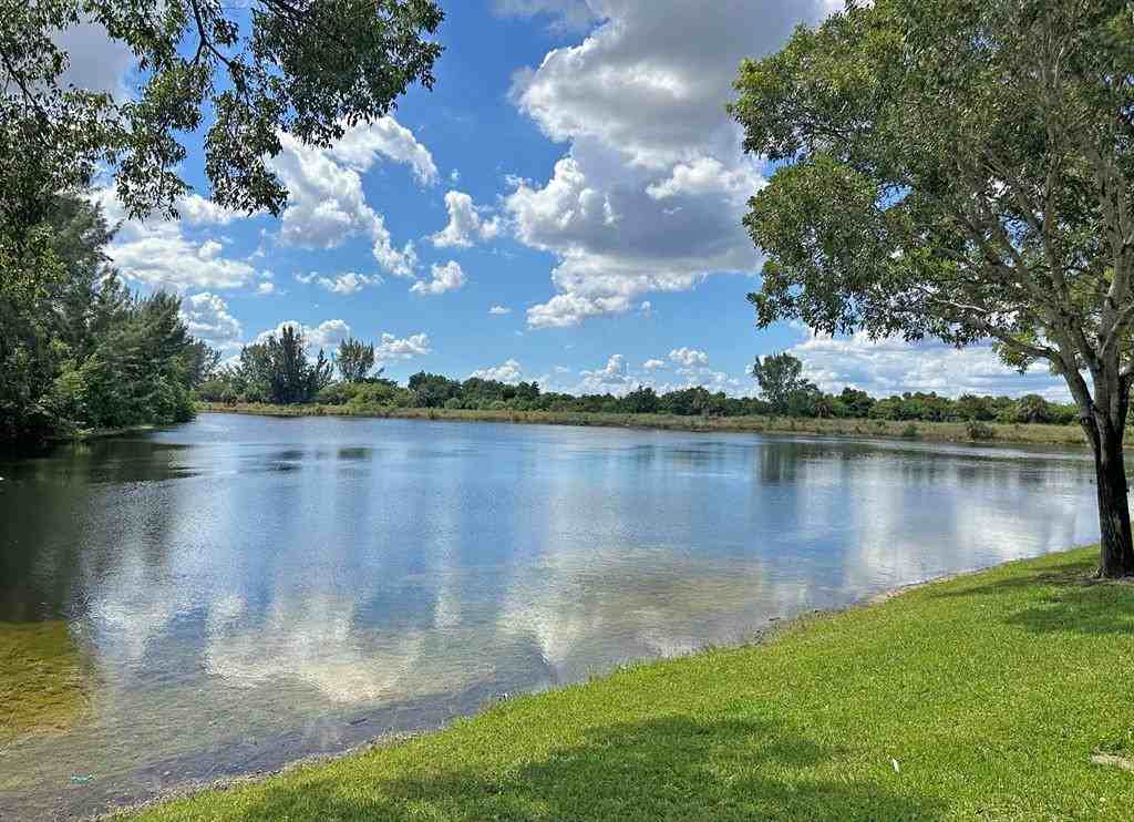 12634 Northwest 56th Drive #12634 - Photo 4 of 21