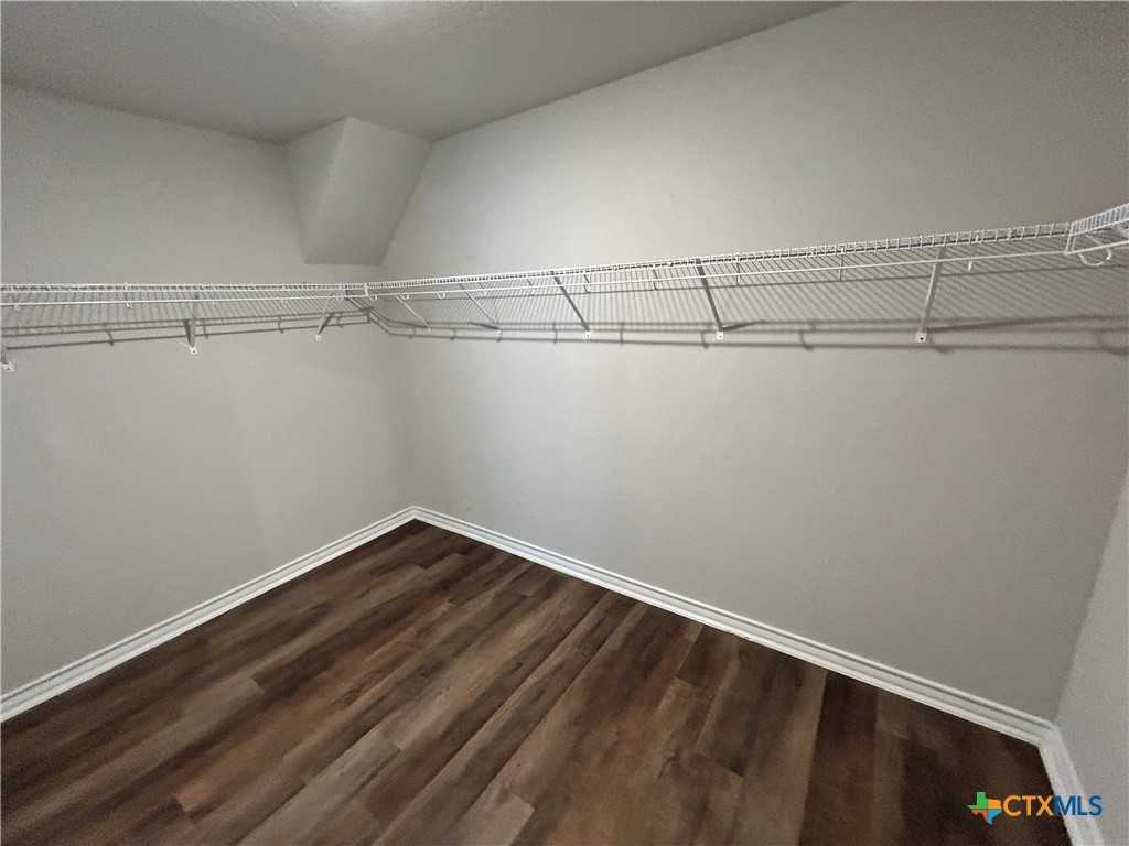 724 Stonemanor #724 - Photo 2 of 33