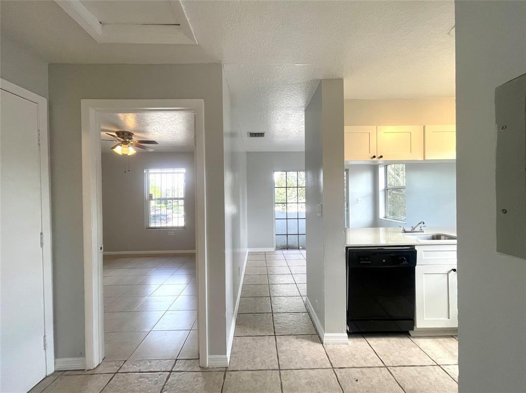 200 Palm Avenue #200-5 - Photo 6 of 12