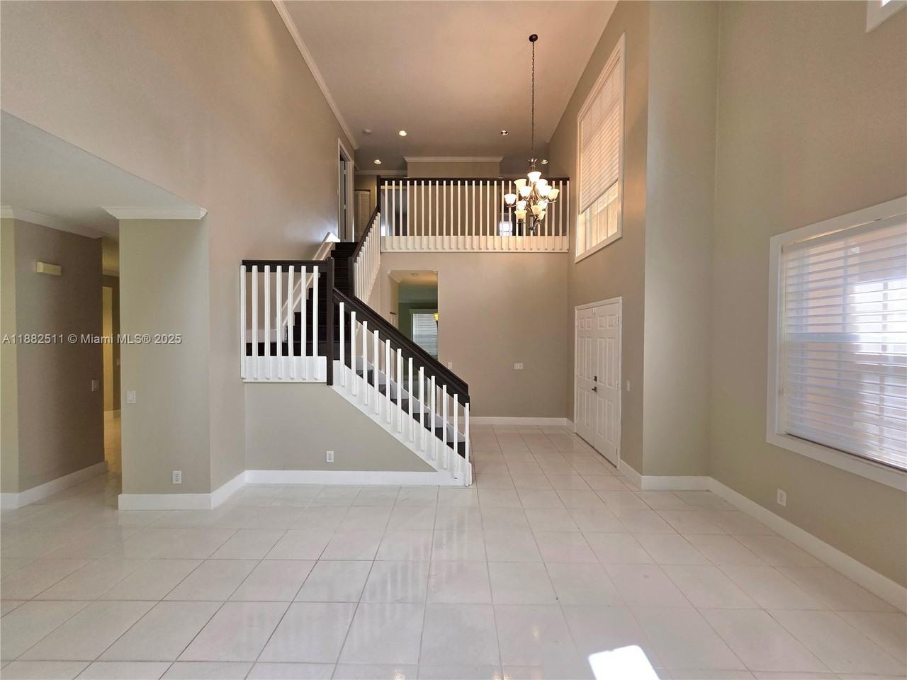 584 Cambridge Dr #584 - Photo 7 of 20