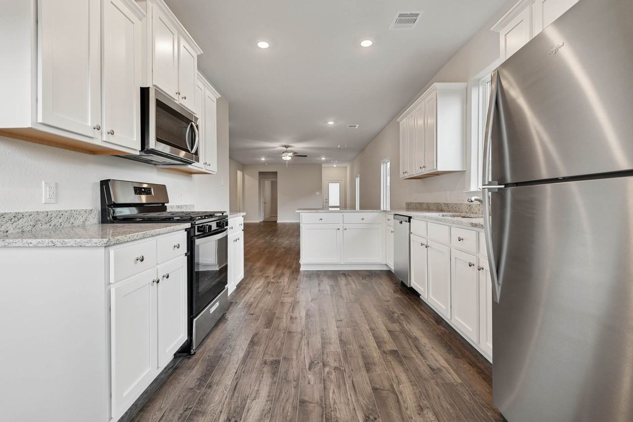 15834 Berry Hill Drive #15834 - Photo 3 of 22