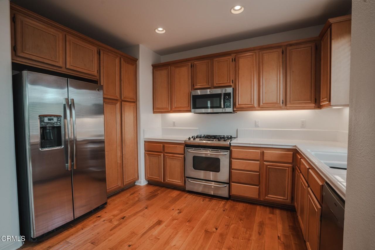 525 Shell Harbor Ln #525 - Photo 2 of 47