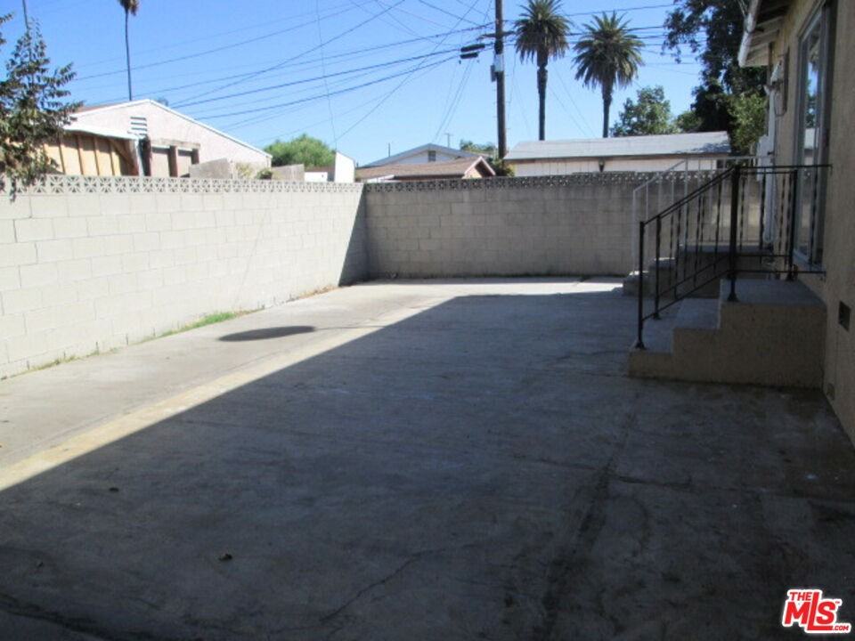 1919 West 36th Street #1919 - Photo 4 of 17