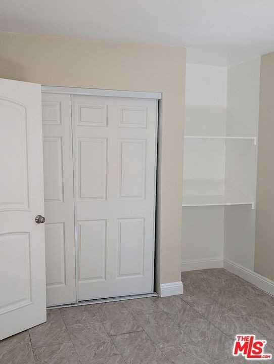 2509 East 109th Street #2509B - Photo 3 of 12