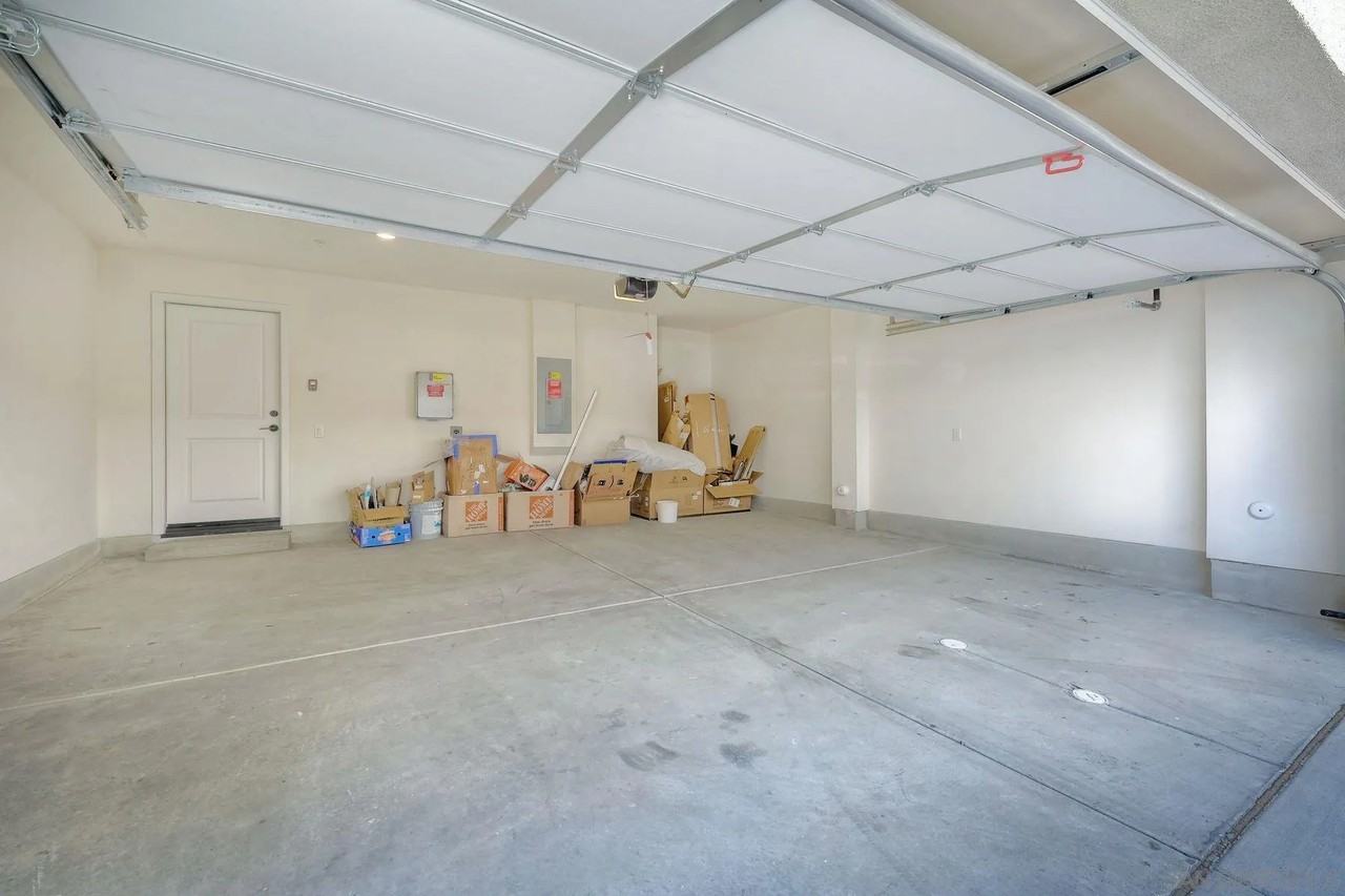 2301 Acara Cir - Photo 2 of 9