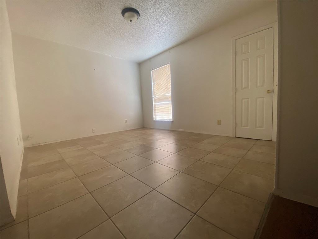 1000 Fieldwood Dr #1000A - Photo 3 of 30