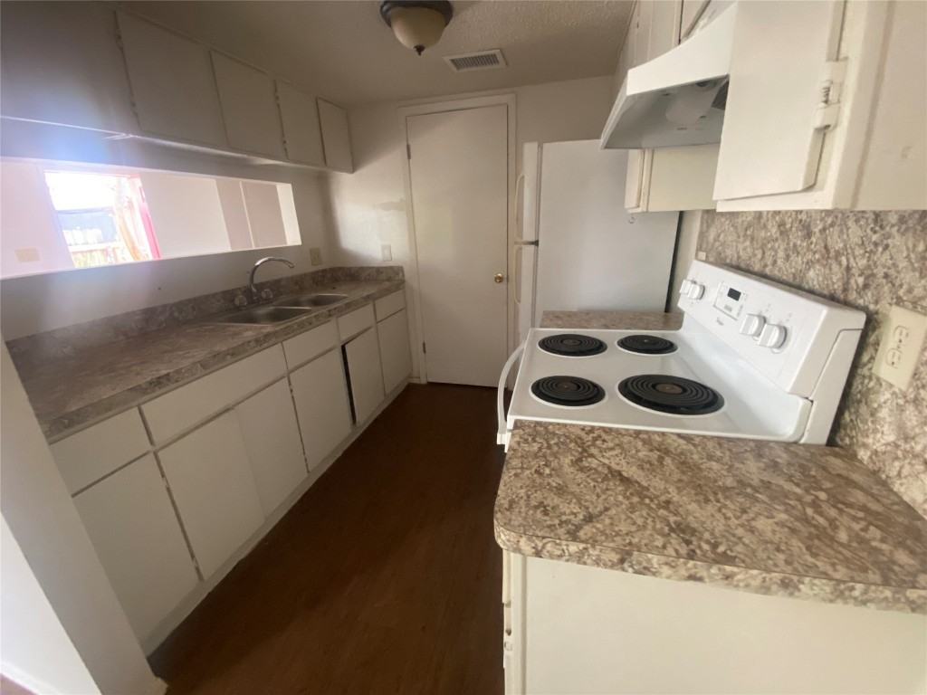 1000 Fieldwood Dr #1000A - Photo 7 of 30