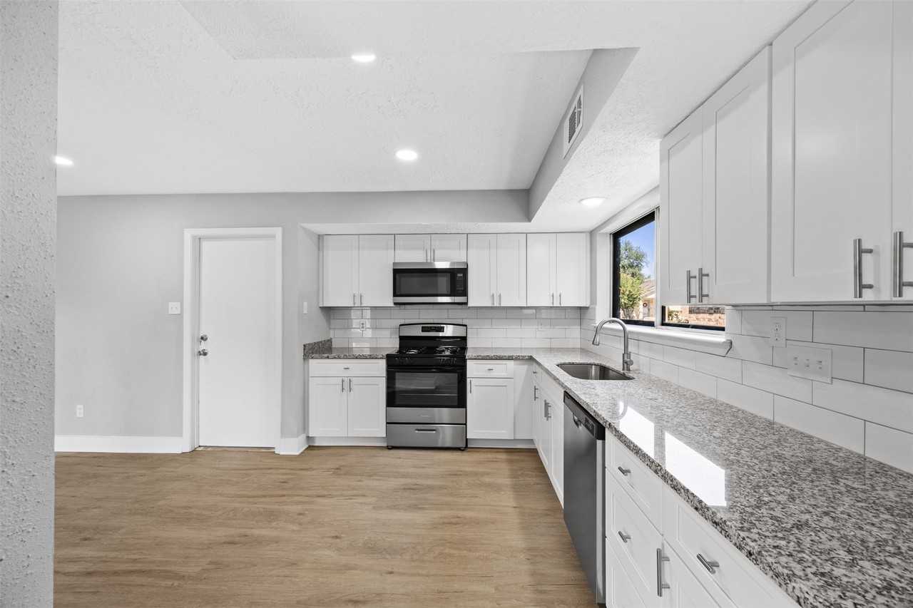 3030 Becket St #3030 - Photo 5 of 22