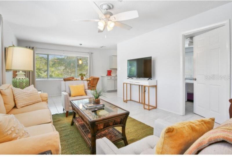 422 Julia Pl #422C - Photo 3 of 19