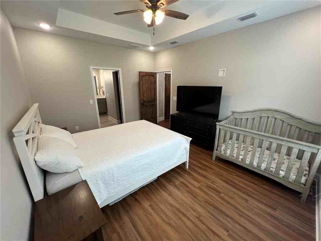 4930 Se 10th Pl #4930 - Photo 2 of 23