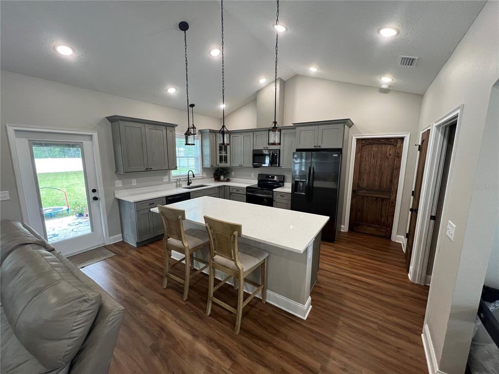 4930 Se 10th Pl #4930 - Photo 6 of 23