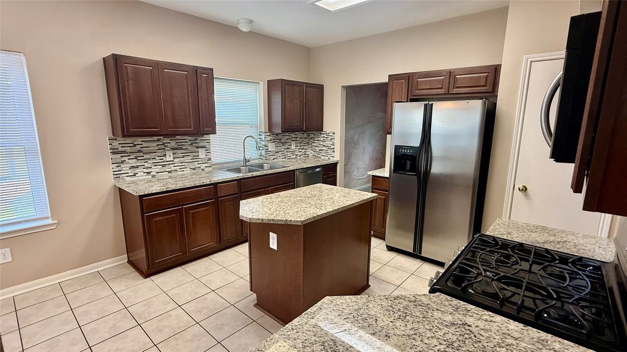 1602 Stoney Park Dr #1602 - Photo 5 of 18