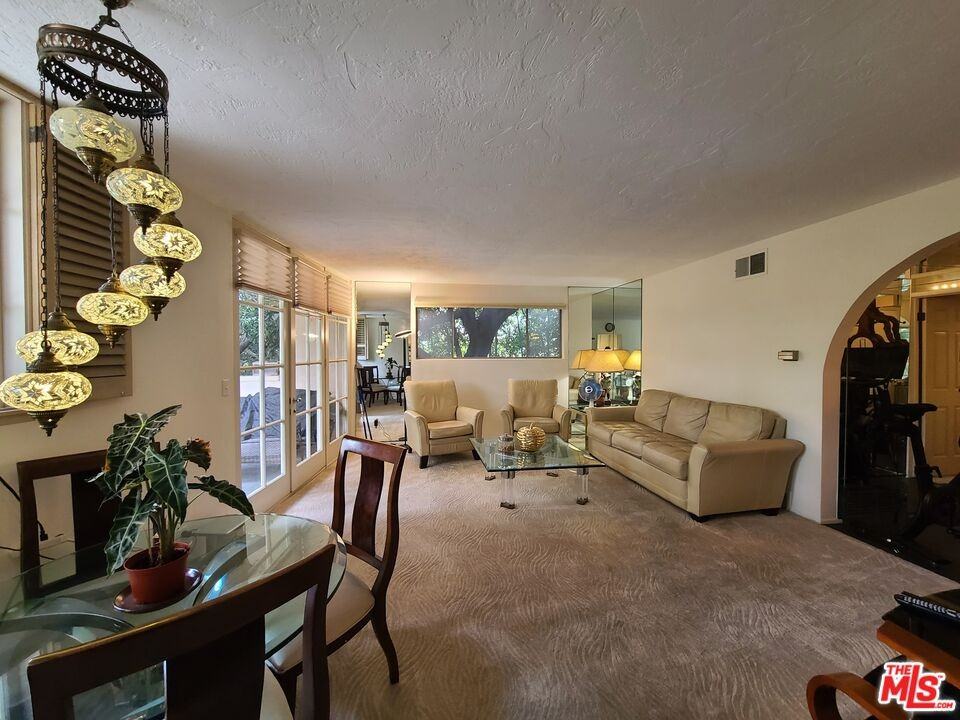 933 Hilgard Avenue #933-301 - Photo 3 of 12