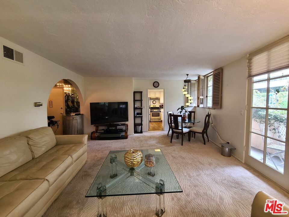 933 Hilgard Avenue #933-301 - Photo 4 of 12