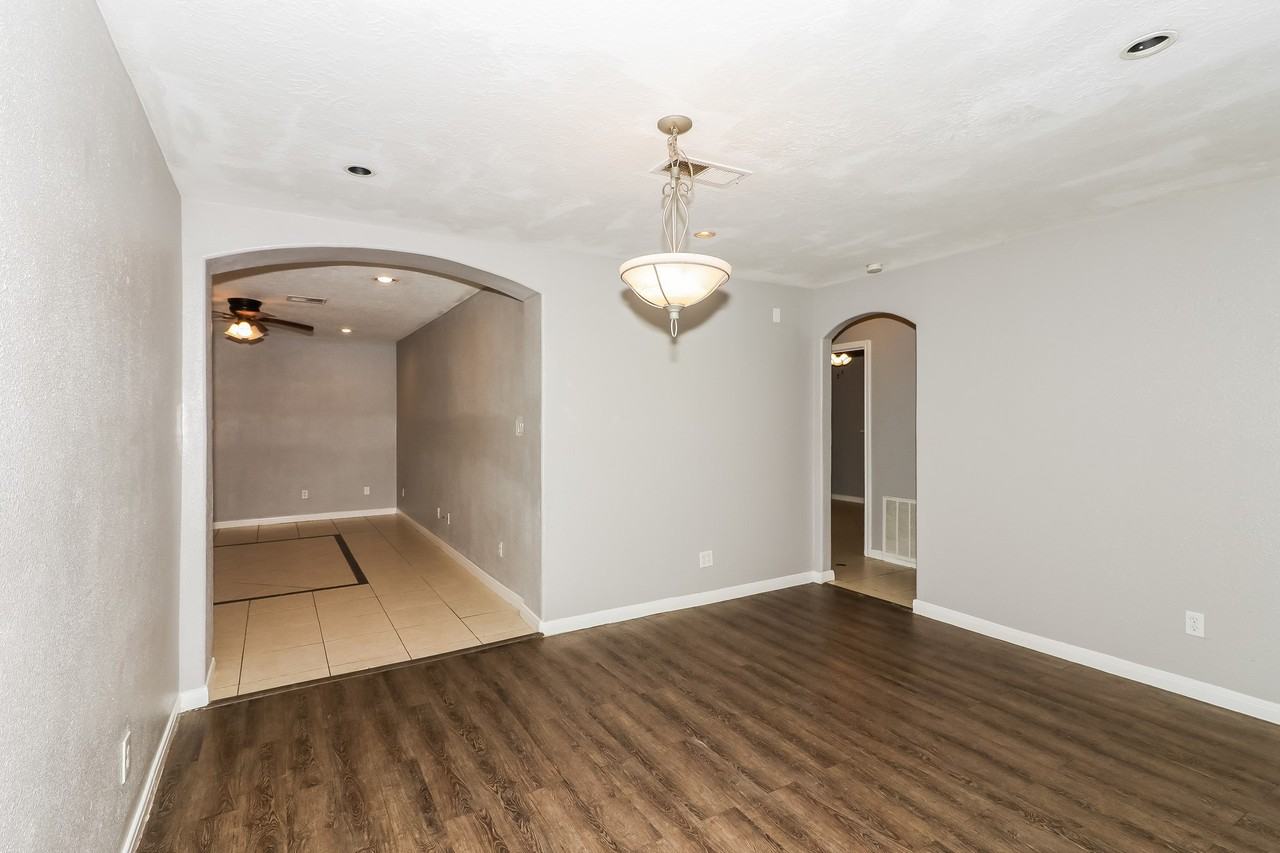 1303 W Phillips St #1303 - Photo 4 of 15