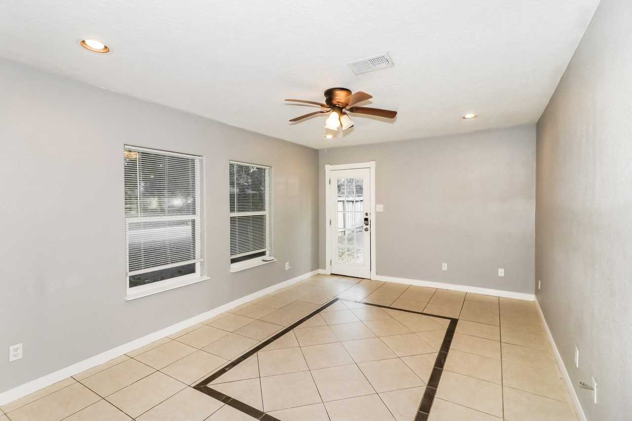 1303 W Phillips St #1303 - Photo 6 of 15