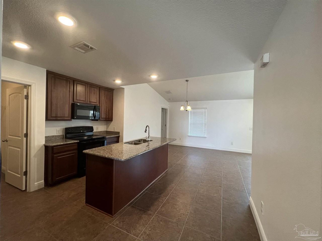 5616 Shooting Star Court #5616 - Photo 3 of 12