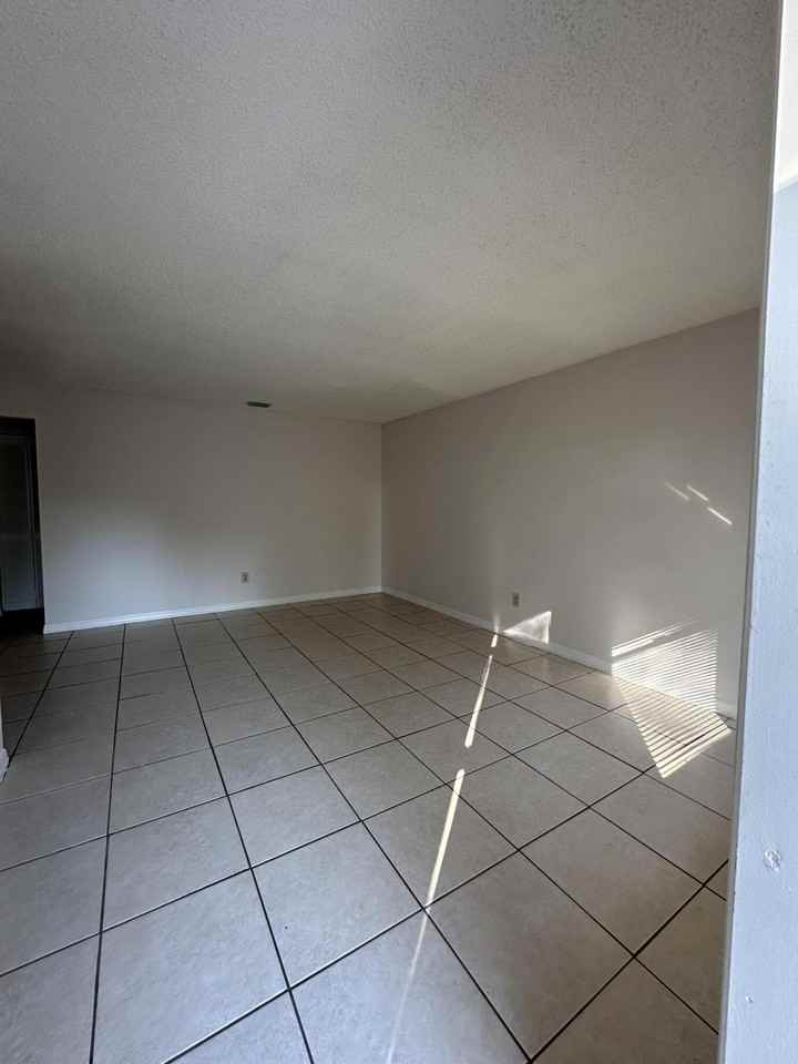 948 Louisiana Ave #948 - Photo 3 of 43