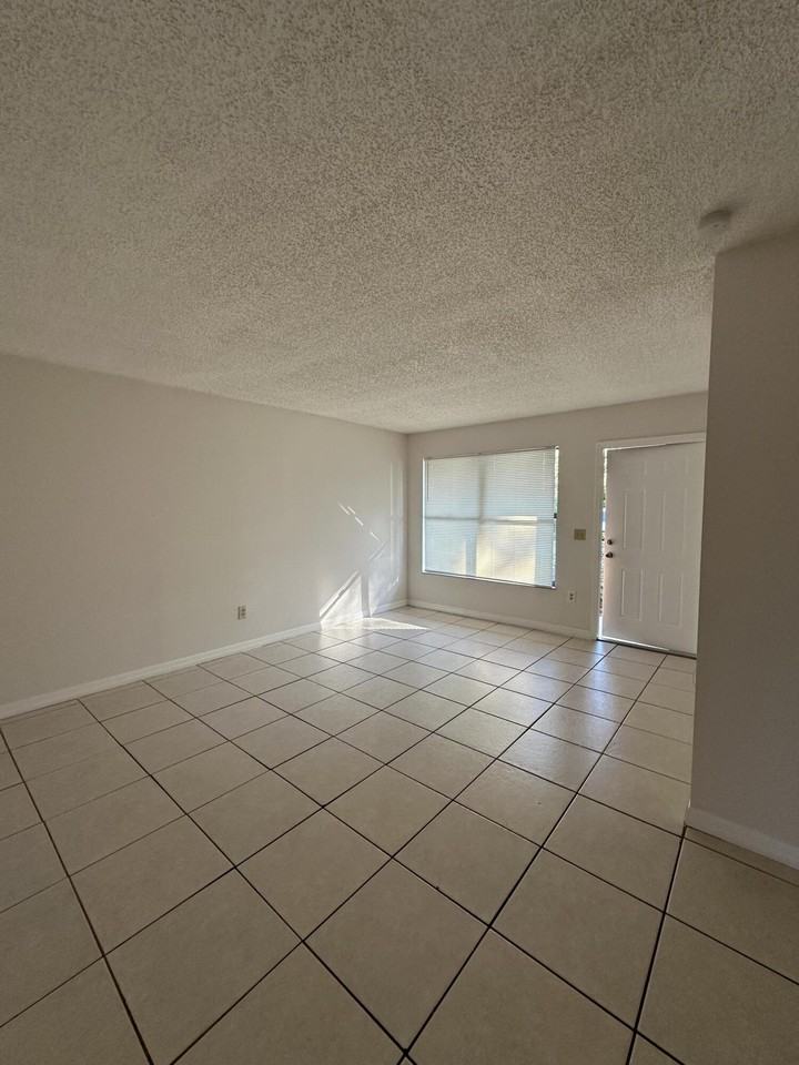 948 Louisiana Ave #948 - Photo 4 of 43