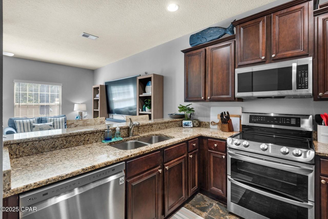 8853 Brown Pelican Cir #8853 - Photo 5 of 26