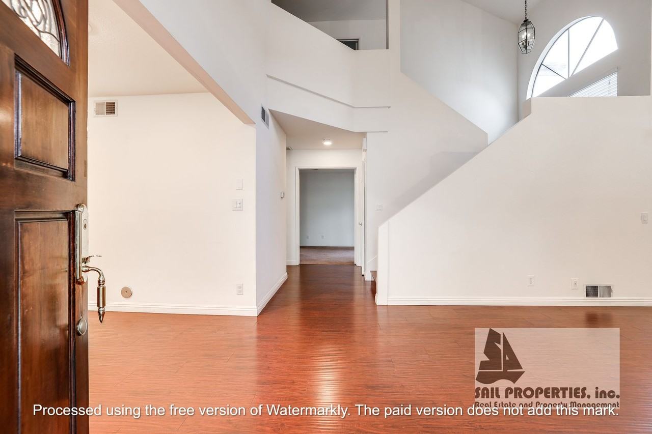 4444 Spencer St - Photo 3 of 20