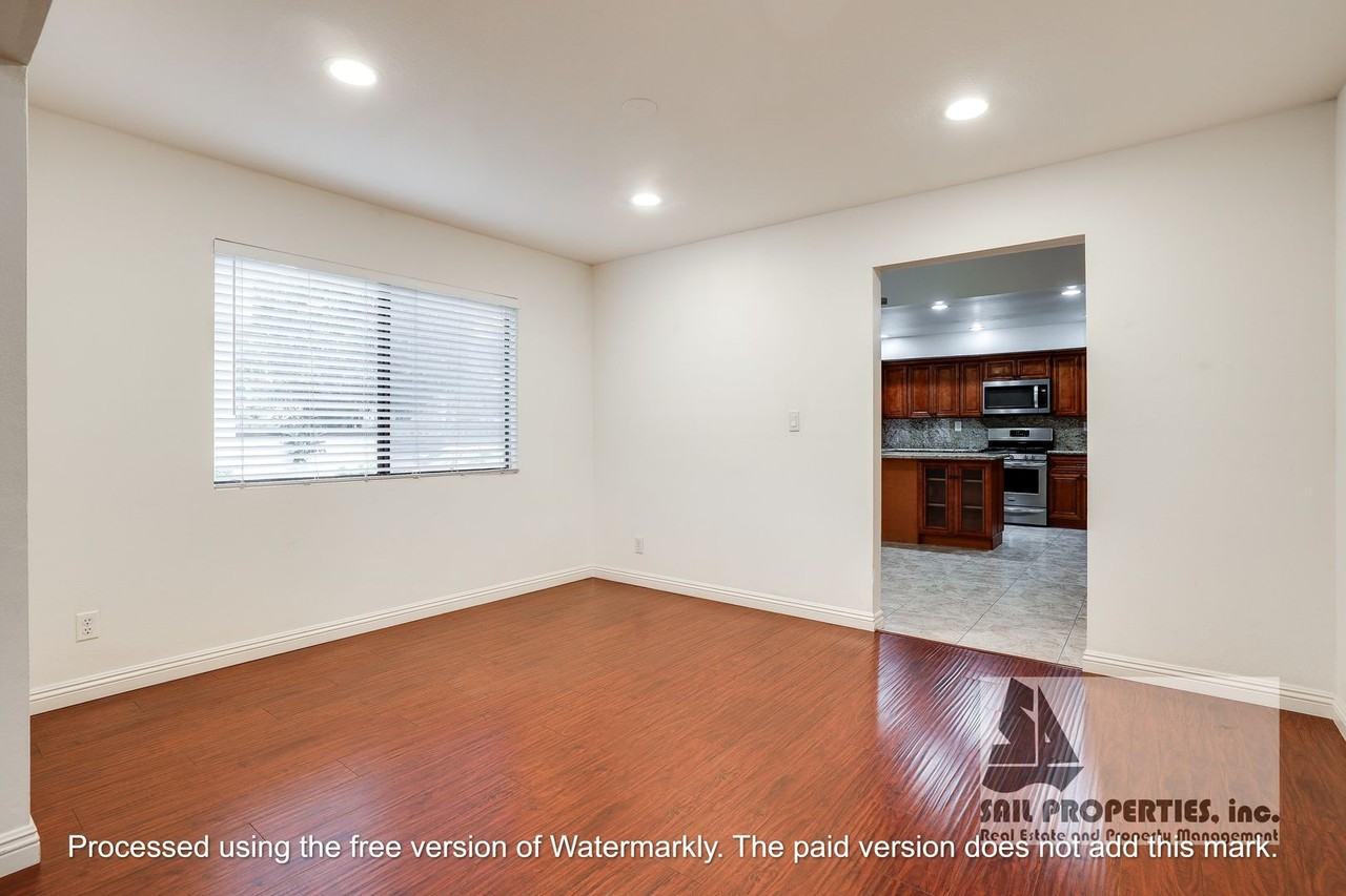 4444 Spencer St - Photo 6 of 20