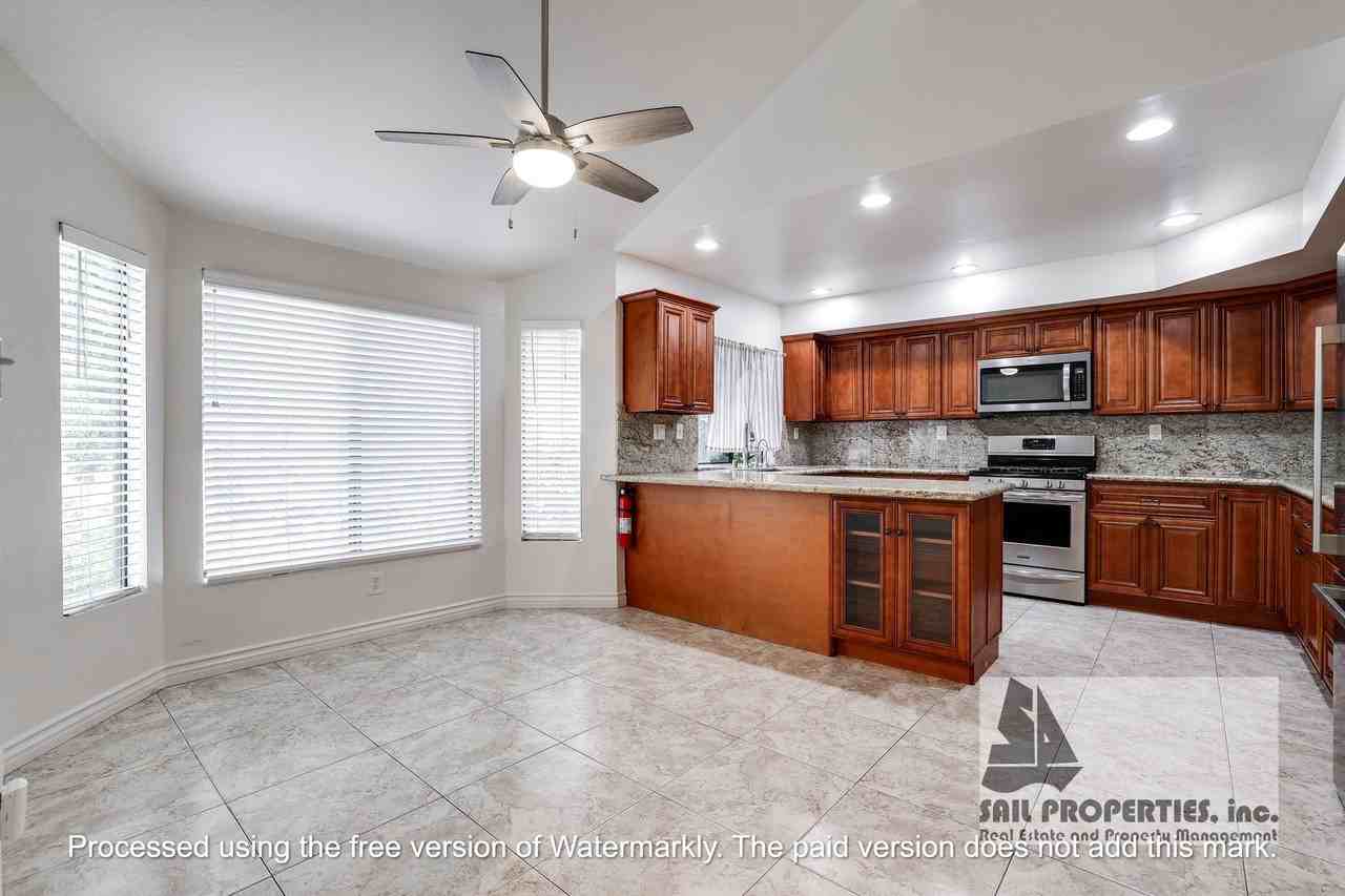 4444 Spencer St - Photo 7 of 20