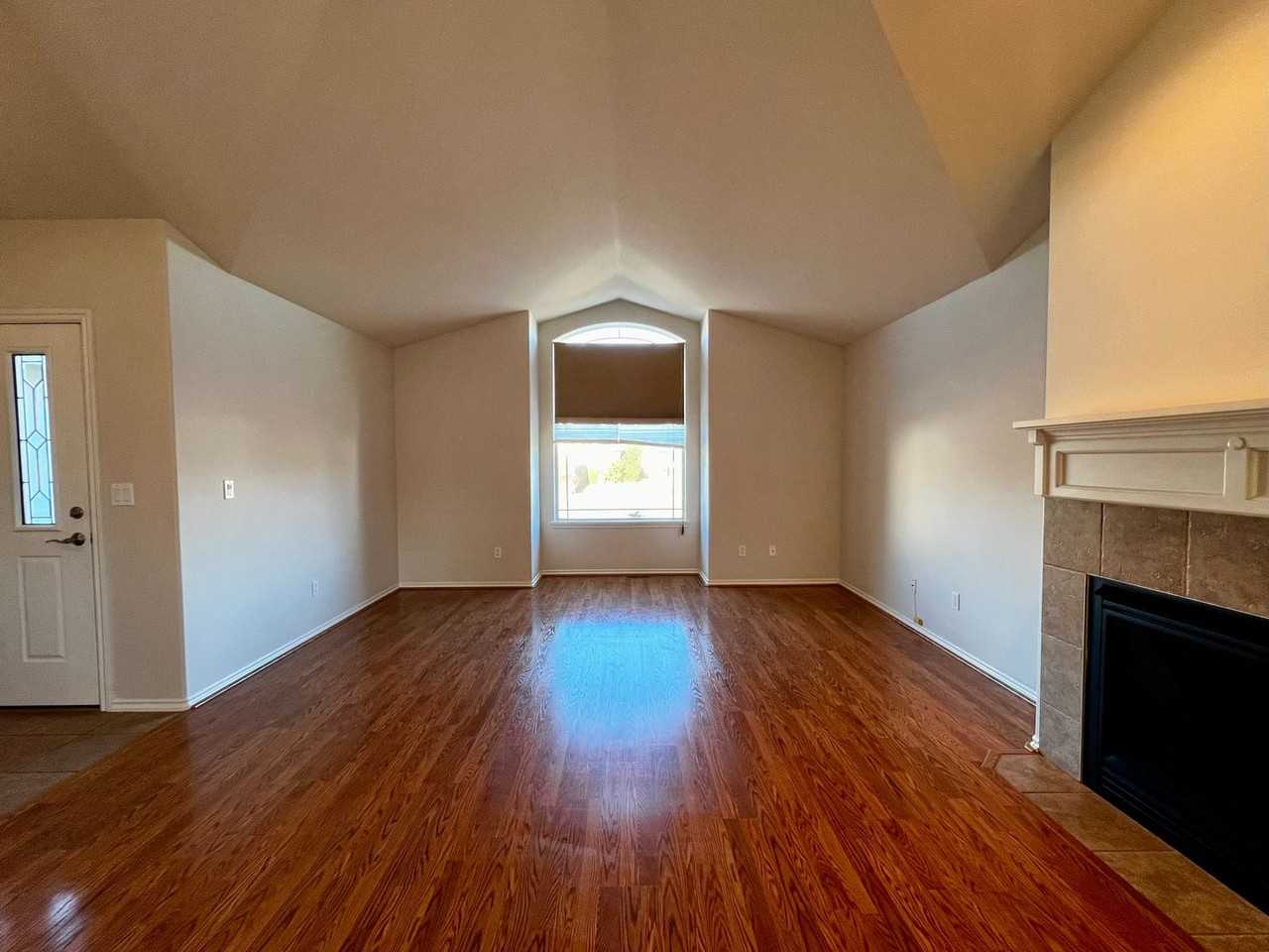 8800 Midvale Road - Photo 4 of 24