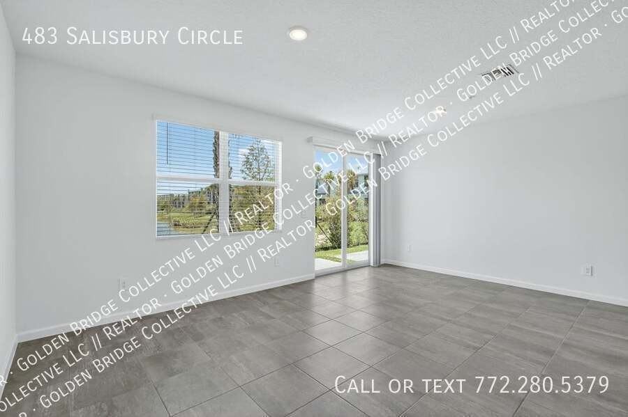 483 Salisbury Cir - Photo 3 of 11